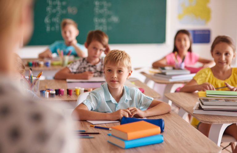 Świat dzieci się zmienia. Ubezpieczenia szkolne razem z nim
